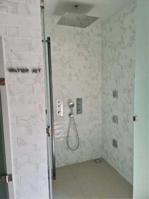 2 Bedrooms 3 Bathrooms Size 85.5sqm. Muniq Langsuan for Sale 24.5mTHB