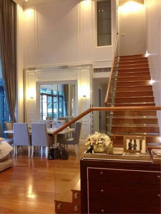 3 Bedrooms 3 Bathrooms Size 162.16sqm. Bright Sukhumvit​​24 for Sale 35mTHB