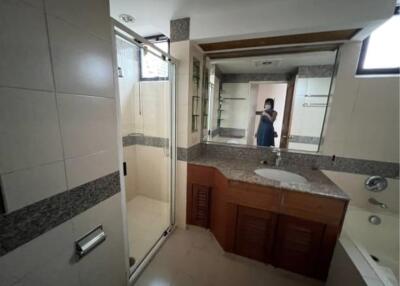 3 bedrooms 4 bathrooms size 260sqm. President Park Sukhumvit 24 for Rent 58,000 THB