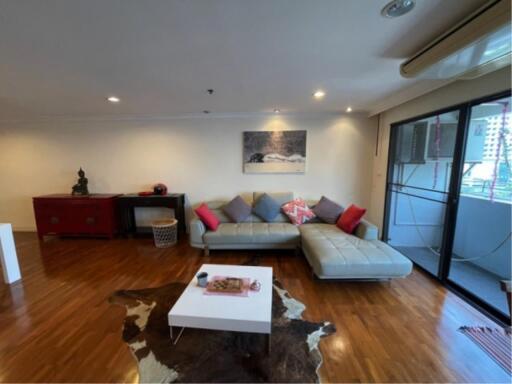 3 bedrooms 2 bathrooms size 128sqm. Kiarti Thanee City Mansion for Sale 14,000,000 THB with tenant