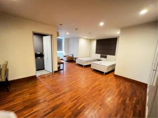 4 Bedrooms 5 Bathrooms Size 375sqm. President Park for Rent 120,000 THB