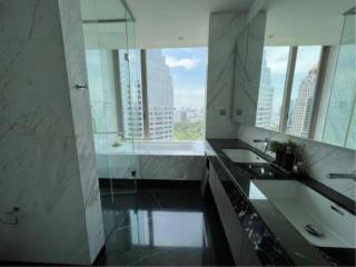 2 Bedrooms 2 Bathrooms Size 108sqm. Sala Daeng One for Rent 160,000 THB