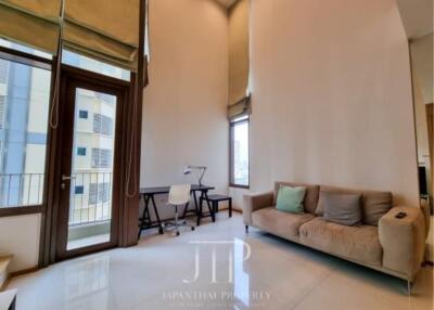 1 Bedroom 1 Bathroom Size 100sqm The Empire Place for Rent 52,000THB for Sale 16,900,000THB