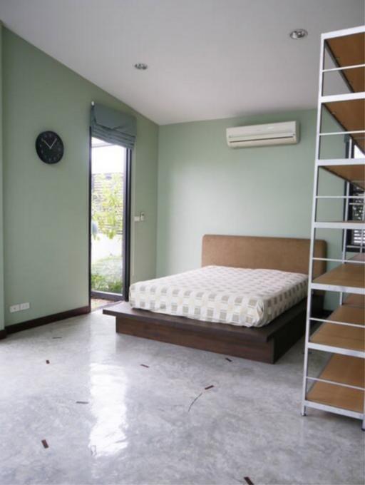 Single house with Pool - 3 bed 4 bath - 400 sqm - ฿155,000/Monthly