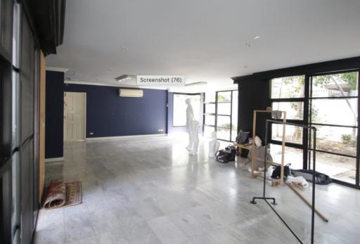 House in compound at Sukhumvit soi 63 - 4 bed 5 bath - 450sqm - 120,000THB/Month