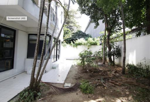 House in compound at Sukhumvit soi 63 - 4 bed 5 bath - 450sqm - 120,000THB/Month