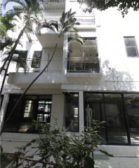 House in compound at Sukhumvit soi 63 - 4 bed 5 bath - 450sqm - 120,000THB/Month