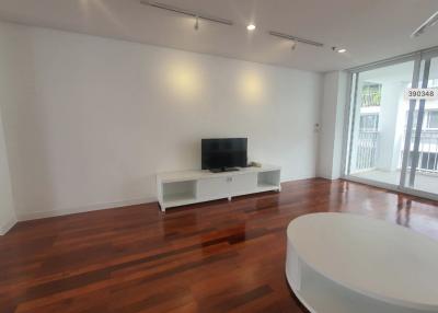 Apartment at Sukhumvit soi 63 - 4 bedrooms 4 bathrooms - 290sqm - For rent: Price: 160,000THB/Month