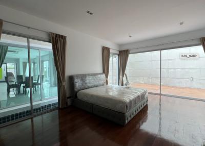 Detached house at Sukhumvit soi 34 - 3 bedrooms 4 bathrooms - 300sqm - For rent: 150,000THB/Month