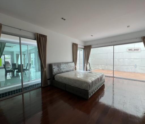 Detached house at Sukhumvit soi 34 - 3 bedrooms 4 bathrooms - 300sqm - For rent: 150,000THB/Month