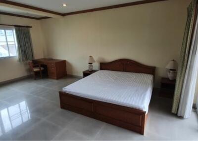 3 bedrooms 3 bathrooms 160sqm for rent 40,000THB at El Patio