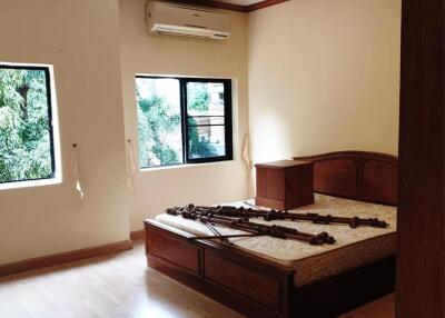 3 Bedrooms 3 Bathrooms Size 200sqm. El Patio for Rent 50,000 THB