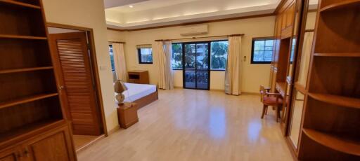 3 Bedrooms 3 Bathrooms Size 200sqm. El Patio for Rent 40,000 THB