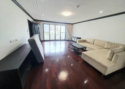 3 Bedrooms 3 Bathrooms Size 223sqm. Regent on the Park 1 for Rent 55,000 THB