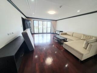 3 Bedrooms 3 Bathrooms Size 223sqm. Regent on the Park 1 for Rent 55,000 THB