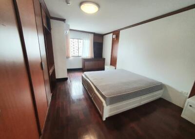 3 Bedrooms 3 Bathrooms Size 223sqm. Regent on the Park 1 for Rent 55,000 THB