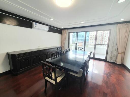 3 Bedrooms 3 Bathrooms Size 223sqm. Regent on the Park 1 for Rent 55,000 THB