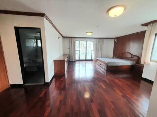 3 Bedrooms 3 Bathrooms Size 223sqm. Regent on the Park 1 for Rent 55,000 THB