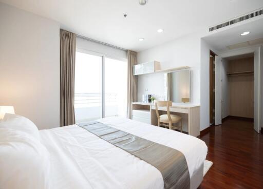 2 Bedrooms 2 Bathrooms Size 160sqm. The Residence Sukhumvit 24 for Rent 80,000 THB