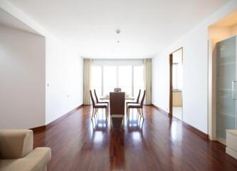 2 Bedrooms 2 Bathrooms Size 160sqm. The Residence Sukhumvit 24 for Rent 80,000 THB