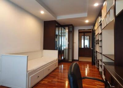 2 Bedrooms 2 Bathrooms Size 107sqm. Avenue 61 for Rent 50,000 THB