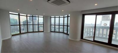 2 Bedrooms 2 Bathrooms Size 174sqm. lebua at State Tower for Rent 100,000 THB