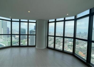 2 Bedrooms 2 Bathrooms Size 174sqm. lebua at State Tower for Rent 100,000 THB