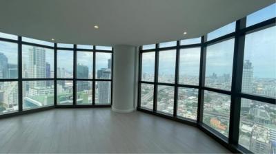 2 Bedrooms 2 Bathrooms Size 174sqm. lebua at State Tower for Rent 100,000 THB