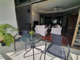 3 Bedrooms 2 Bathrooms Size 200sqm. Swasdi Mansion for Rent 48,000 THB