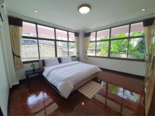 3 Bedrooms 2 Bathrooms Size 200sqm. Swasdi Mansion for Rent 48,000 THB