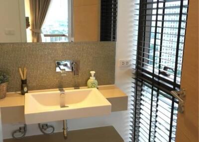 2 Bedrooms 2 Bathrooms Size 75sqm. The Lofts Ekkamai for Rent 55,000 THB for Sale 17.9mTHB