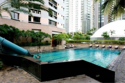 3 Bedrooms 4 Bathrooms Size 260sqm. Sukhumvit 24 for Rent 55,000 THB