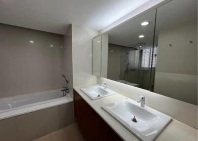 3 Bedrooms 3 Bathrooms Size 223sqm. President Park 24 for Rent 65,000 THB for Sale 15.5mTHB