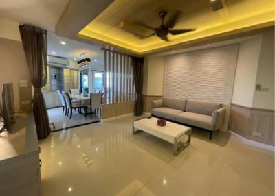 4 Bedrooms 3 Bathrooms Size 196sqm. Park 24 for Rent 70,000 THB