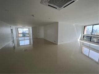 3 Bedrooms 3 Bathrooms Size 223sqm. President Park 24 for Rent 65,000 THB