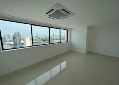 3 Bedrooms 3 Bathrooms Size 223sqm. President Park 24 for Rent 65,000 THB