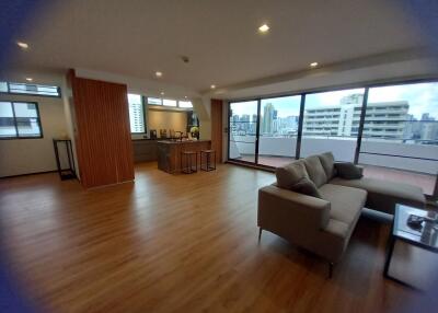 Supalai Place - 130 sqm - For rent: THB 55,000/Month For sale: THB 12,000,000 - 2 bed 2 bath