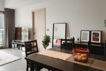 2 Bedrooms 2 Bathrooms Size 87sqm. Loft Asoke for Rent 70,000 THB