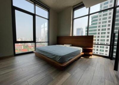 2 Bedrooms 1 Bathroom Size 75sqm. Loft Asoke for Rent 58,000 THB