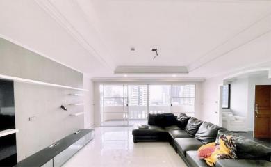 3 Bedrooms 4 Bathrooms Size 300sqm. Charan Towe for Rent 70,000 THB