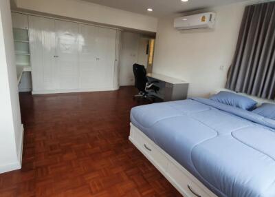 3 Bedrooms 3 Bathrooms Size 200sqm. Sathorn Gardens for Rent 80,000 THB