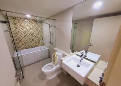 2 Bedrooms 2 Bathrooms Size 68sqm. Le Nice Ekamai for Rent 35,000 THB