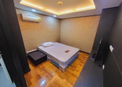 2 Bedrooms 2 Bathrooms Size 68sqm. Le Nice Ekamai for Rent 35,000 THB