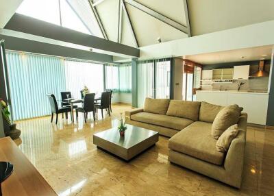 3 Bedrooms 3 Bathrooms Size 278sqm. Baan Saraan for Rent 80,000 THB