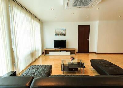 3 Bedrooms 3 Bathrooms Size 278sqm. Baan Saraan for Rent 80,000 THB