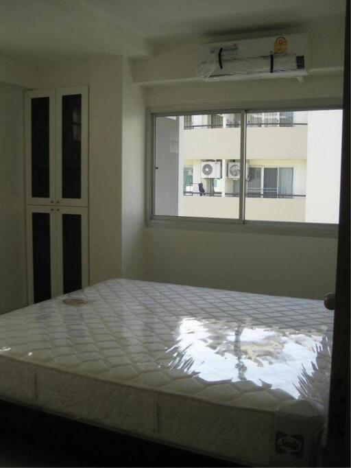 2 Bedrooms 1 Bathroom Size 40sqm. Waterford Rama 4 for Rent 16,000 THB