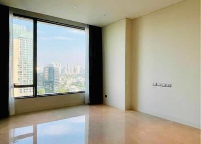 1 Bedroom 1 Bathroom Size 74sqm Sindhorn Residence for Rent 75,000THB for Sale 15 MB
