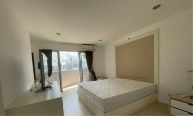 2 Bedrooms 2 Bathrooms Size 128sqm. Wittayu Complex for Rent 29,000 THB for Sale 10,500,000THB