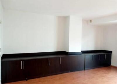 2 Bedrooms 2 Bathroom Size 131sqm. The Capital Sukhumvit 30/1 for Rent 55,000 THB