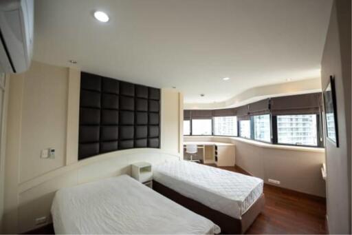 3 Bedrooms 3 Bathrooms Size 223sqm. President Park 24 for Rent 70,000 THB